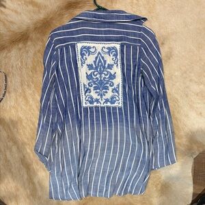 ANDREE BY UNIT Blue and White Striped Button-Down with Embroidered Back Patch